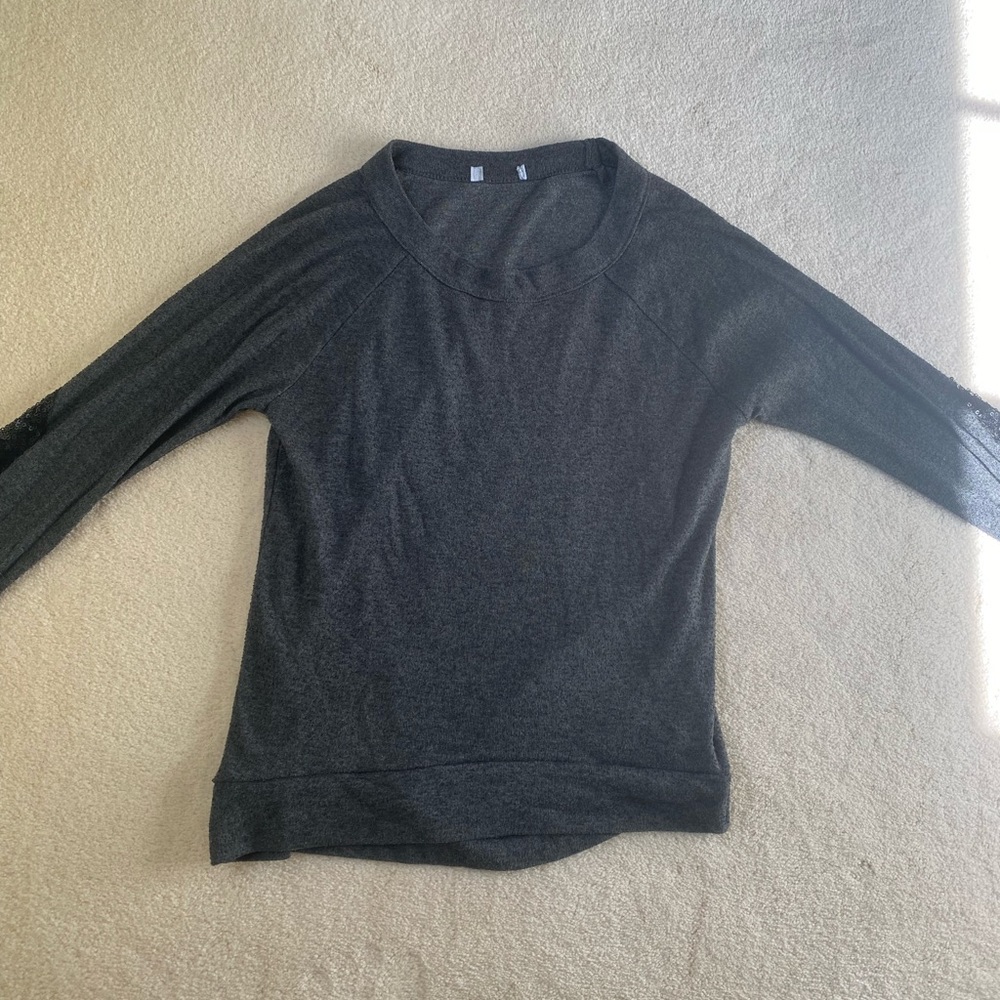 Girl’s Size XS Gray Sweater with sparkles